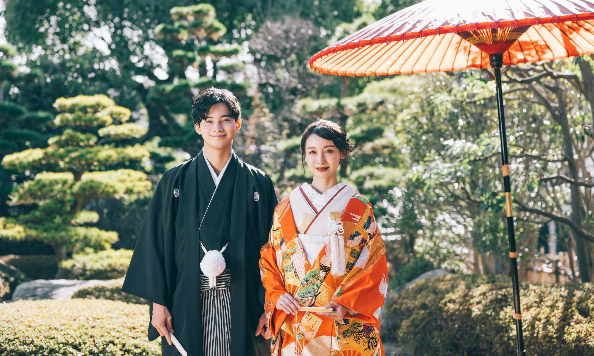 友泉亭で撮影する伝統的な和装ロケーションフォト