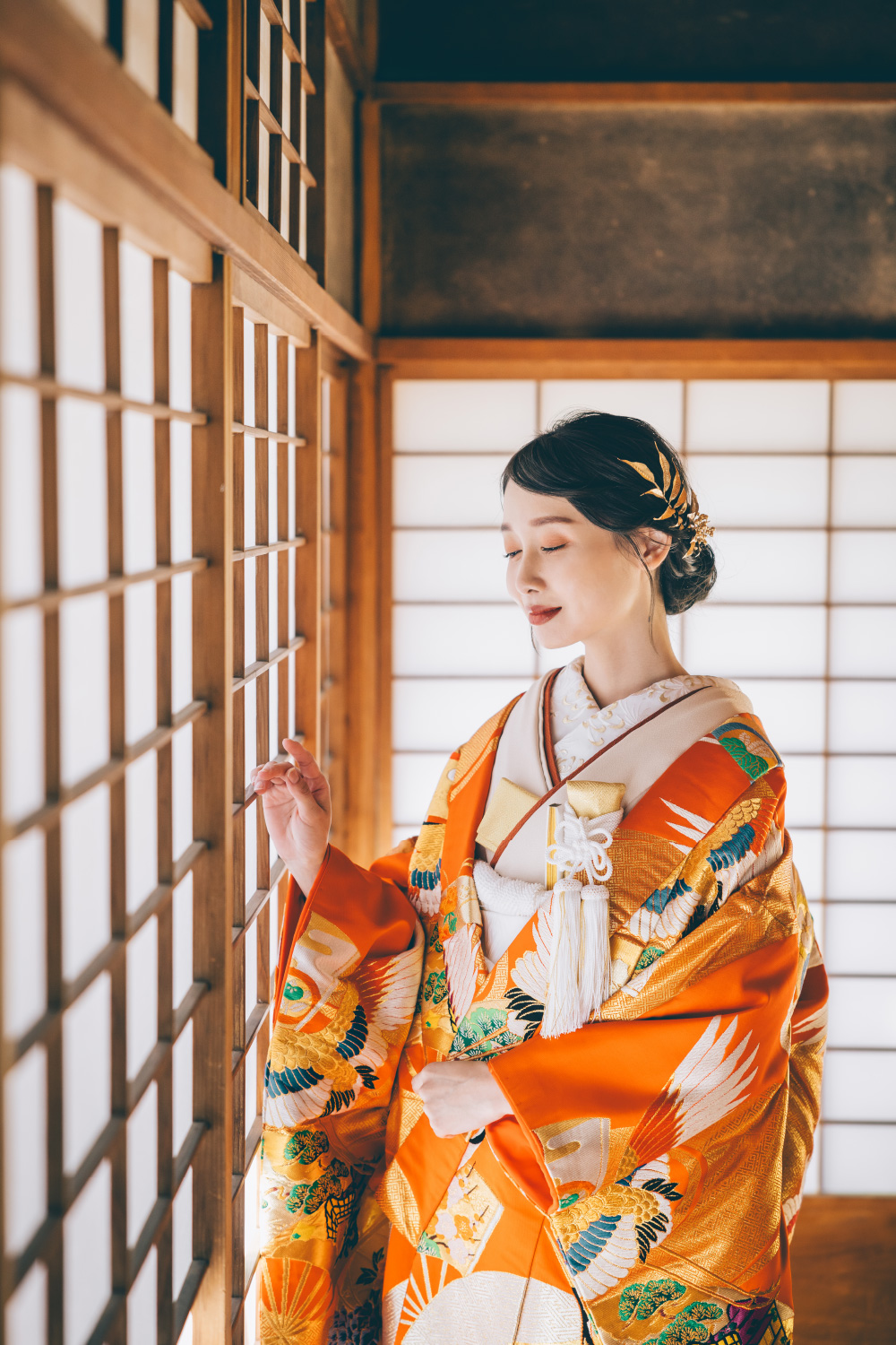 友泉亭で撮影する伝統的な和装ロケーションフォト