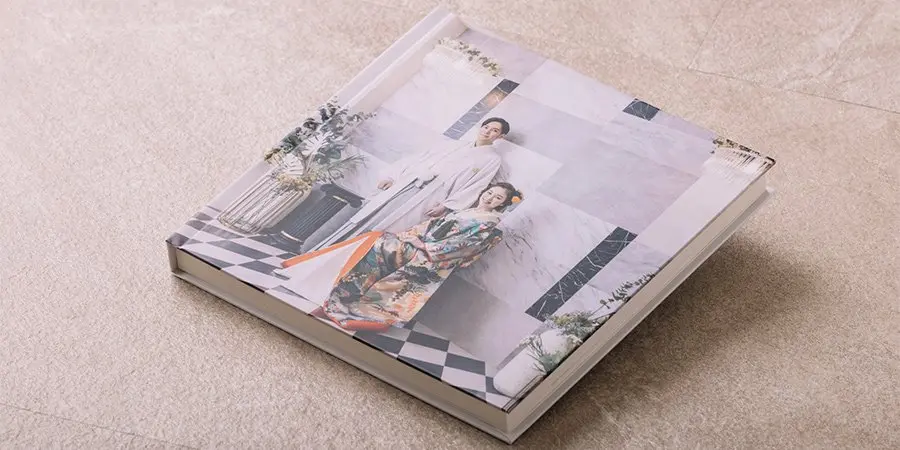 デザインされた正方形のアルバム