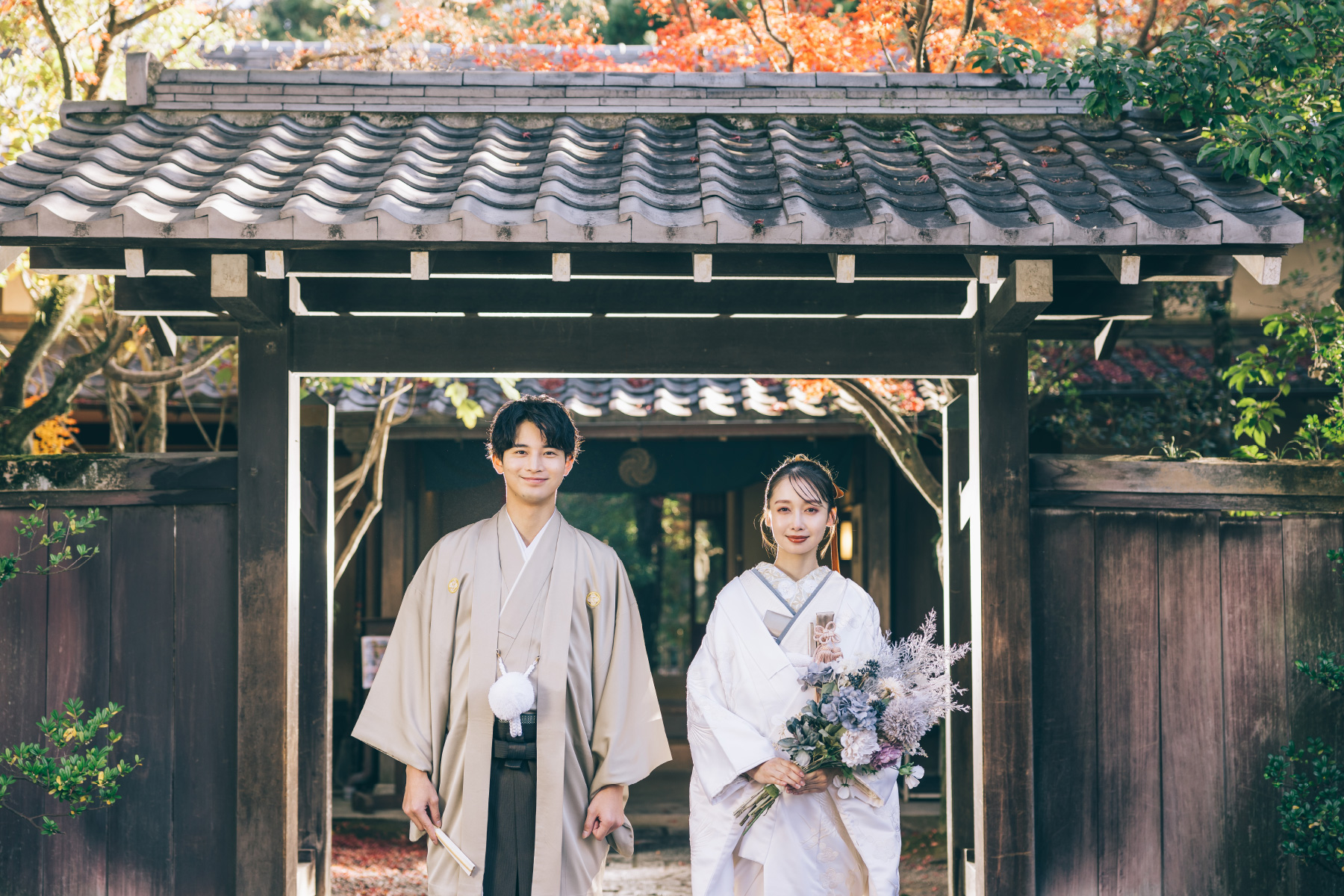 友泉亭で撮影する伝統的な和装ロケーションフォト