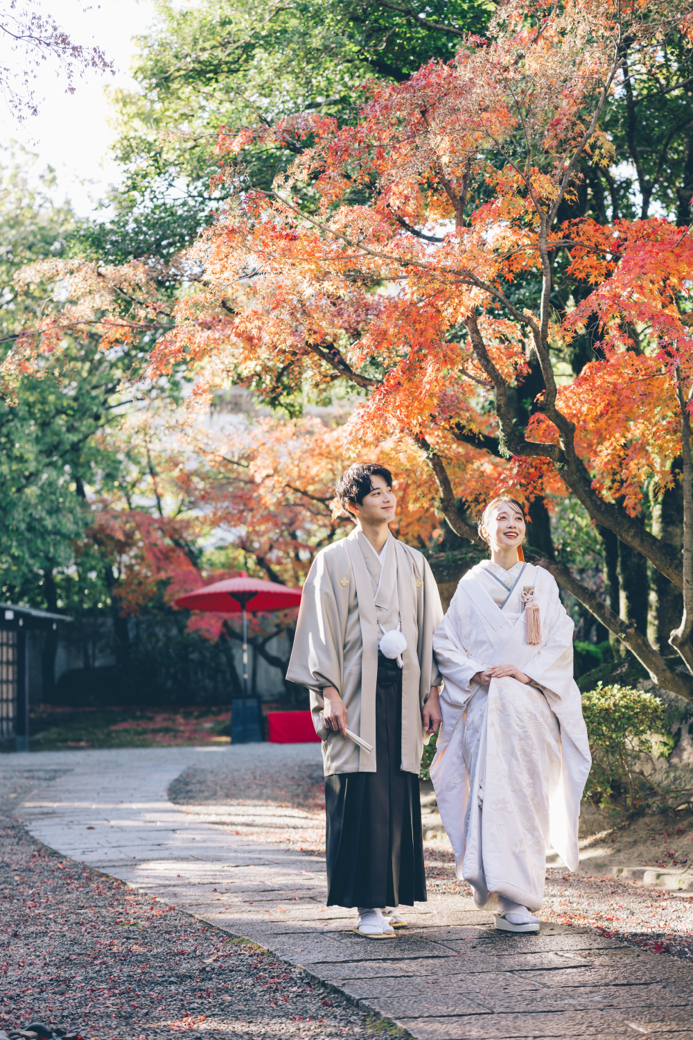 友泉亭で撮影する伝統的な和装ロケーションフォト