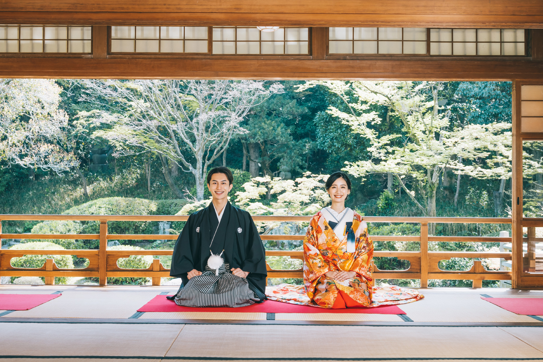 友泉亭で撮影する伝統的な和装ロケーションフォト