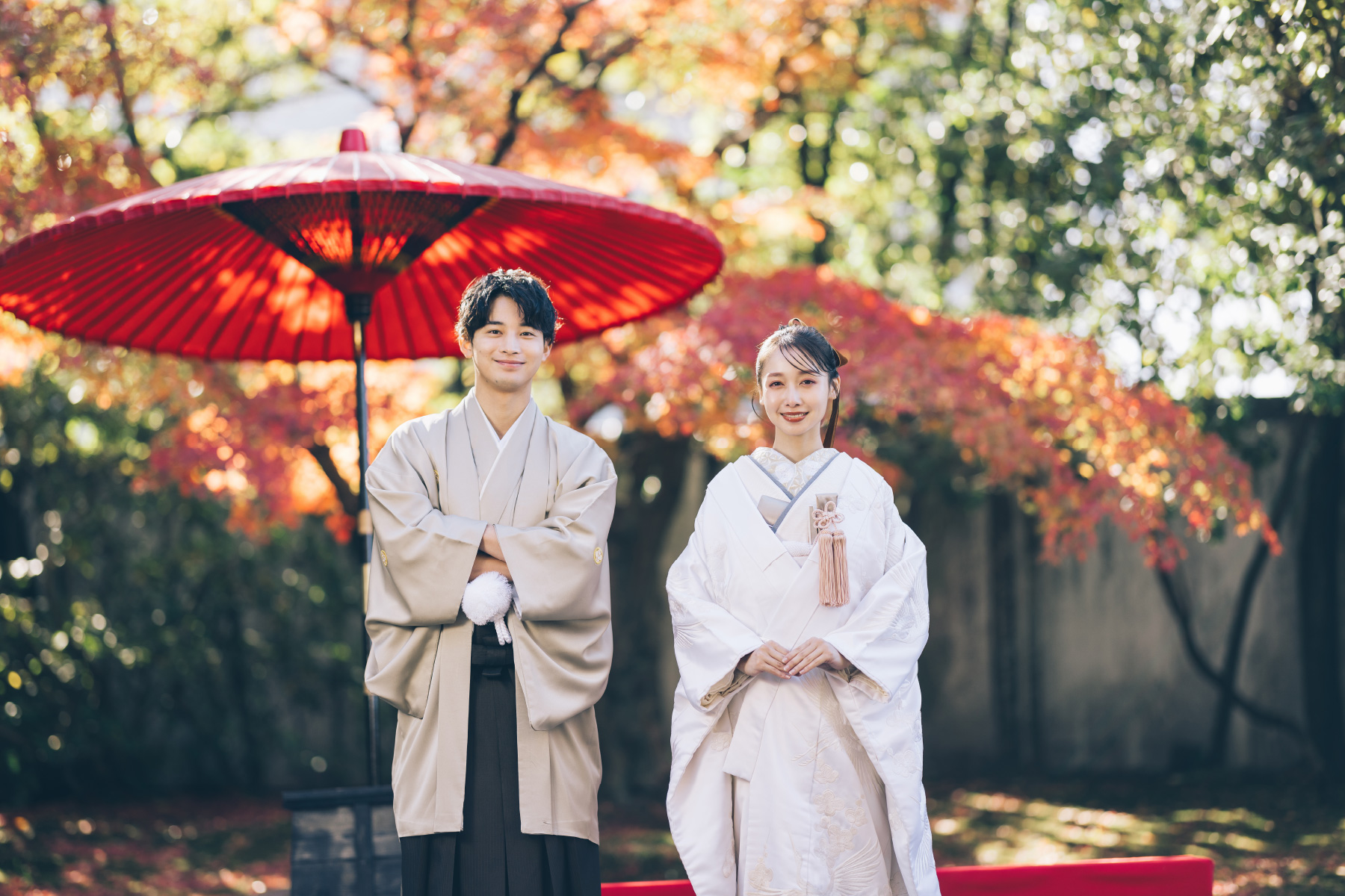 友泉亭で撮影する伝統的な和装ロケーションフォト