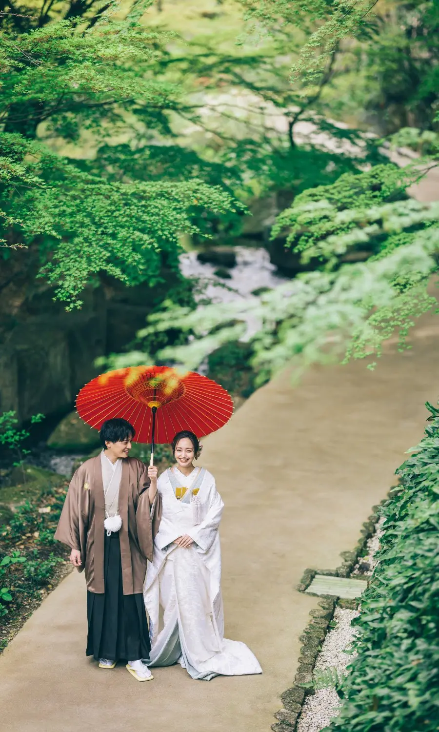 竹林の中で誓い合う新郎新婦様の和装前撮り