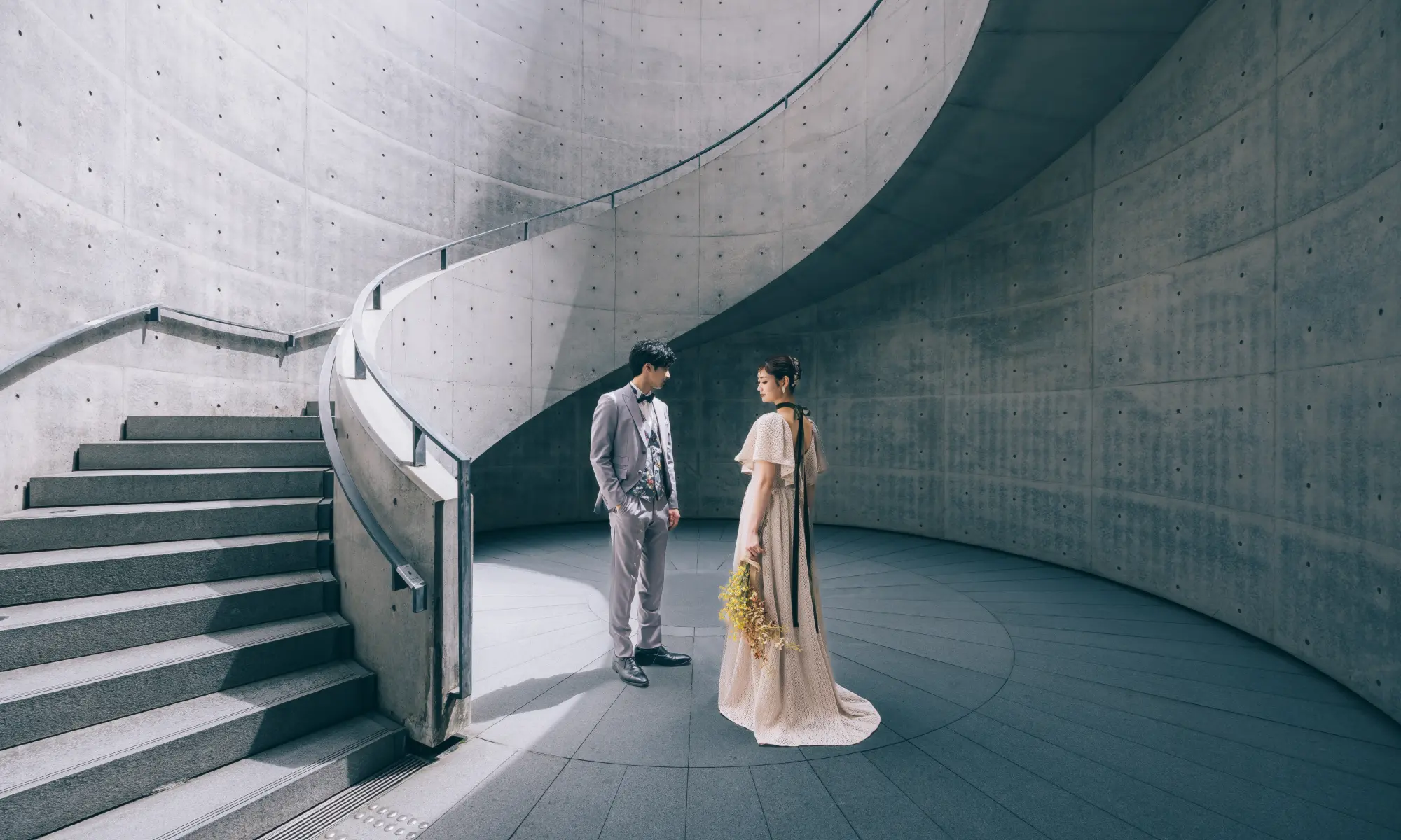 兵庫県立美術館で撮影するロケーションフォト