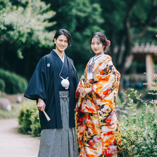 新緑に囲まれた新郎新婦様の結婚写真