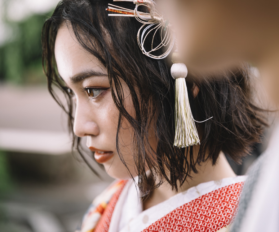 髪飾りが映える新婦様のアップショット