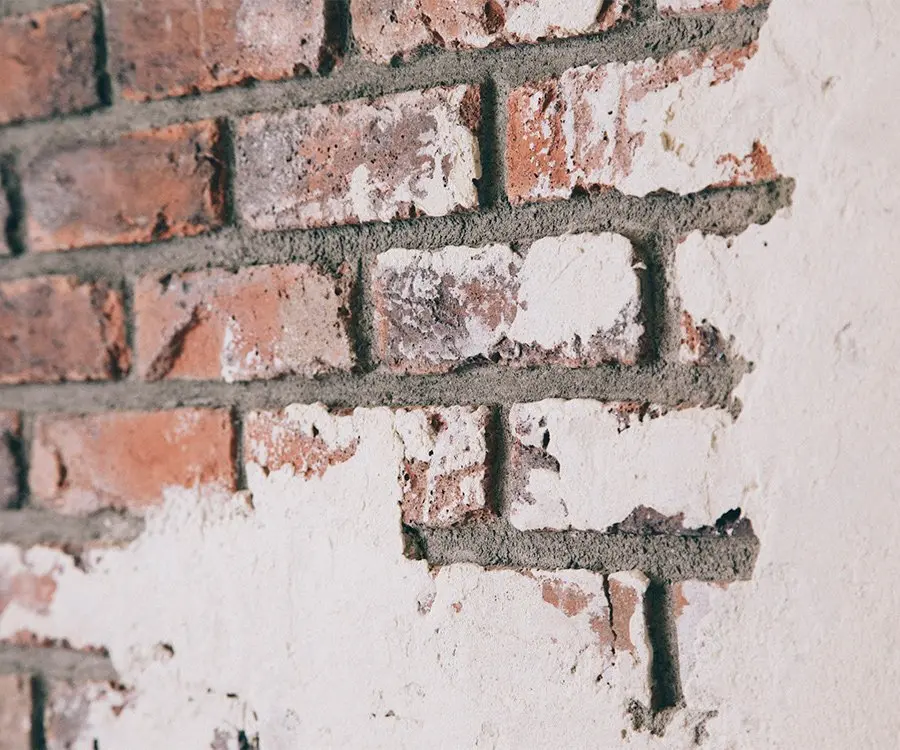 レトロモダンを感じさせる赤レンガの写真