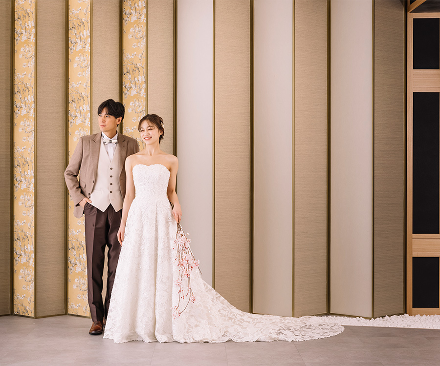 伝統美を感じるスタジオで撮る新郎新婦様の結婚写真