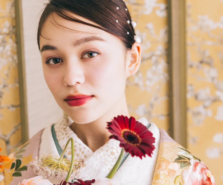 伝統美を感じるスタジオで撮る新郎新婦様の結婚写真