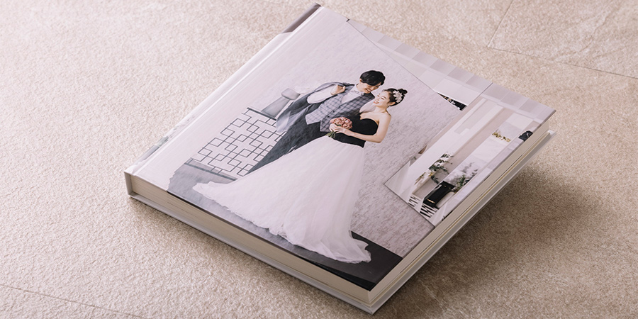 デザインされた正方形のアルバム