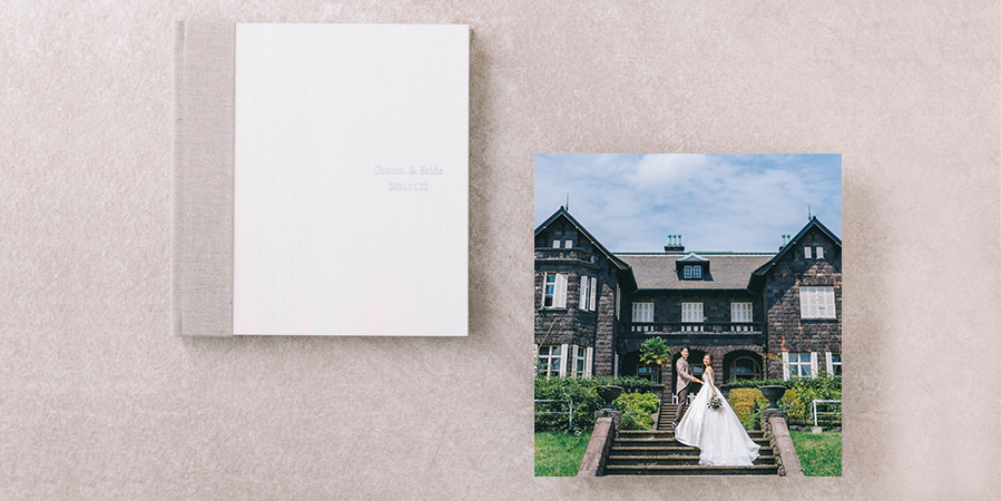 デザインされた正方形のアルバム