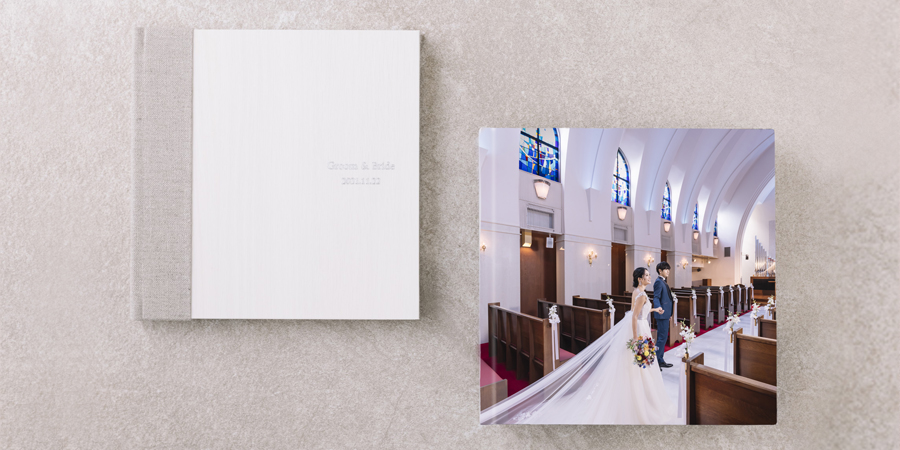 デザインされた正方形のアルバム