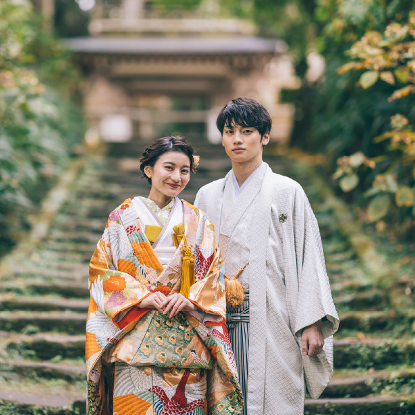 微笑む新婦様と堂々とした新郎様の和装前撮り