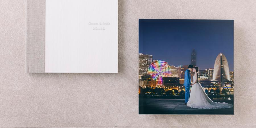 デザインされた正方形のアルバム